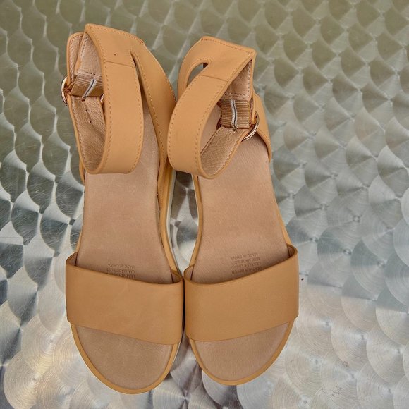Jo Mercer Wedges Size 6 US Tan - Picture 2 of 4